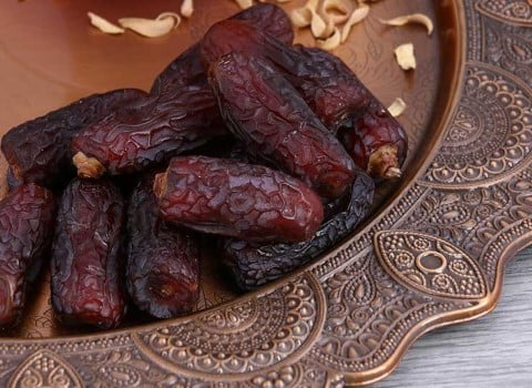 قیمت خرید خرما پیارم صادراتی + فروش ویژه